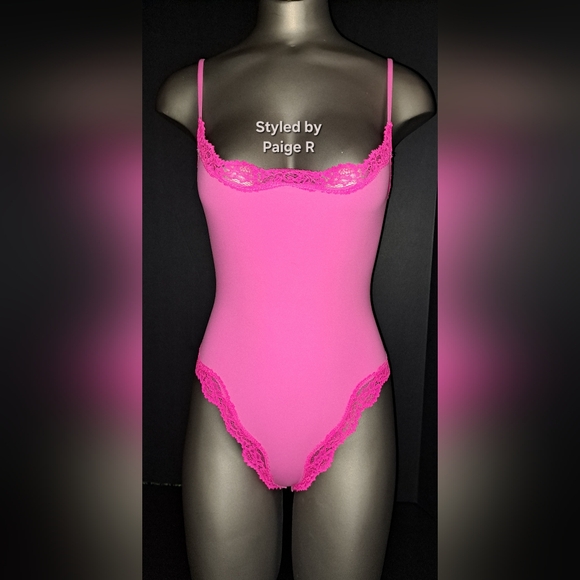 SKIMS Tops - 💕NWT SKIMS RARE HTF Fits Everybody Lace Cami Bodysuit Pink TAFFY MULTI S